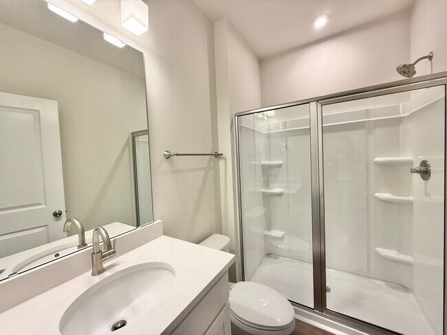 Building Photo - **OFFERING RENT PROMOTION FOR FIRST 6 MONT...