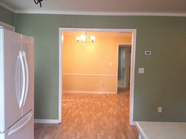 Building Photo - 4 BR / 2 BA Cute Cape Cod In Chester, Avai...