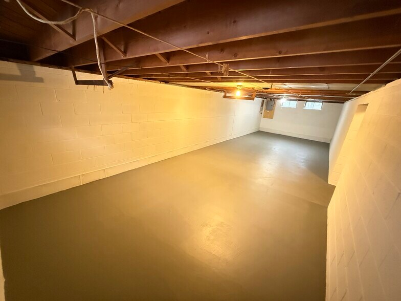 Building Photo - 4820 Green Rd