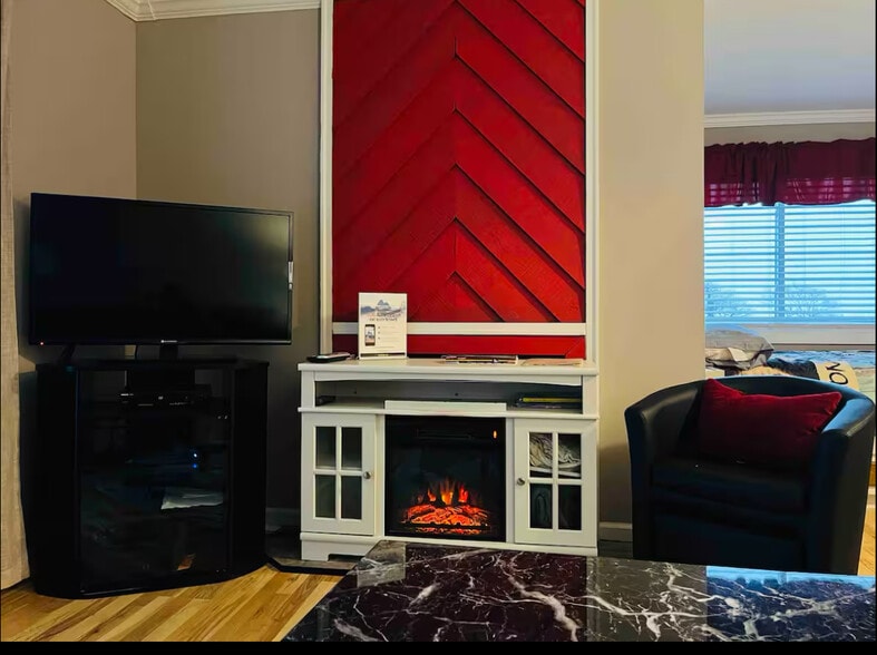 Living Room - 301 Pinnacle Inn Rd