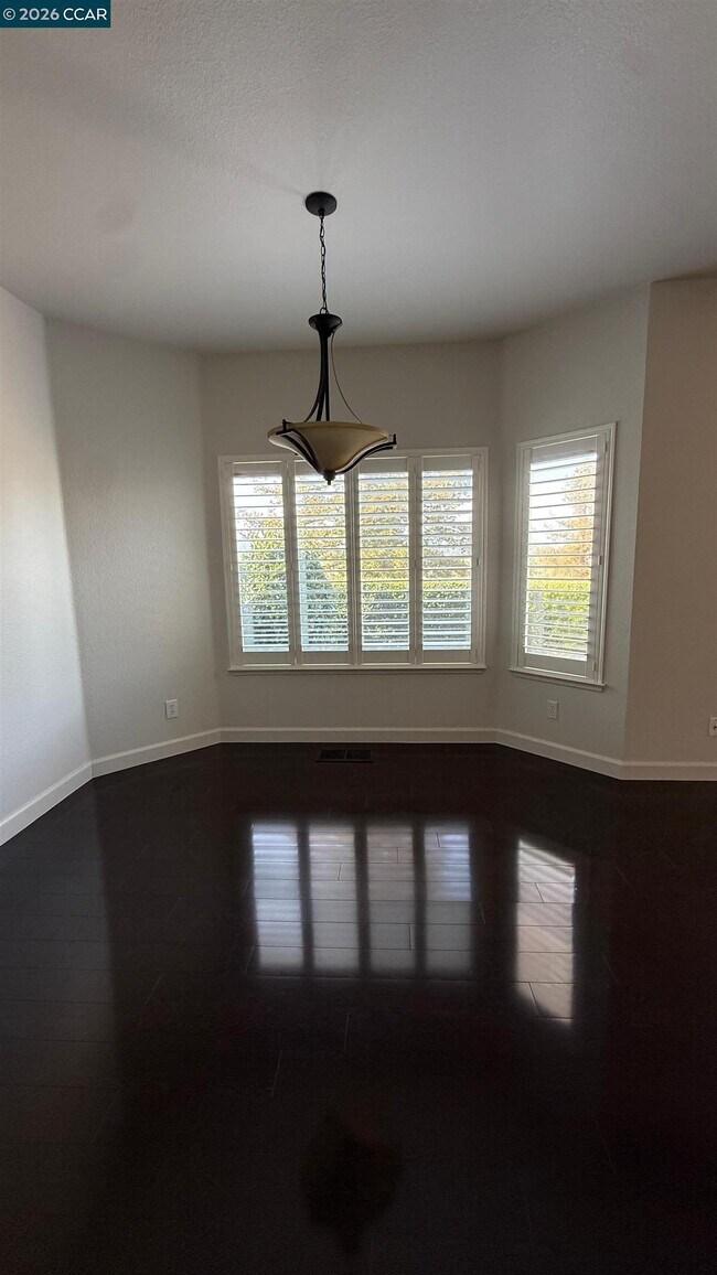 Building Photo - 1398 Shell Ln