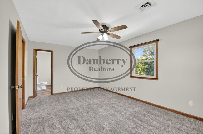 Building Photo - 3018 Gleneagle Dr