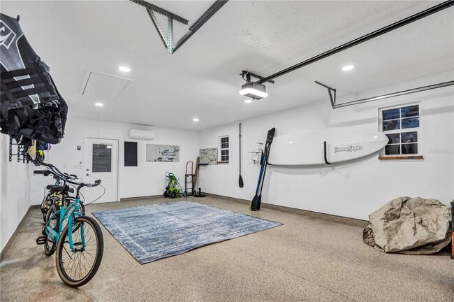 Building Photo - 31 Lands End Ln