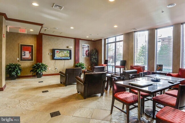 Building Photo - 2765 Centerboro Dr