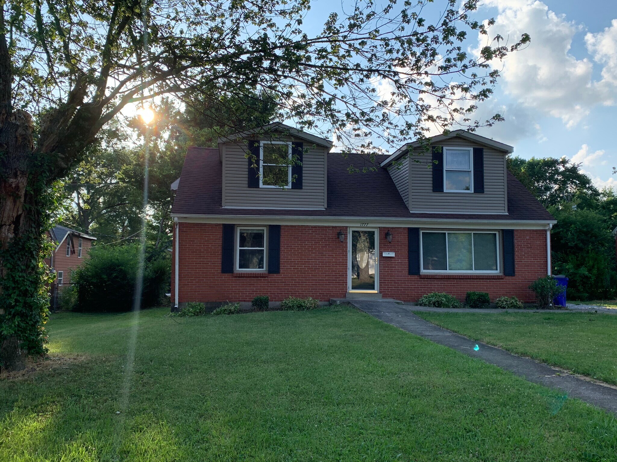 4 bedroom 2 bath Beautiful Gardenside - 1777 Gettysburg Rd
