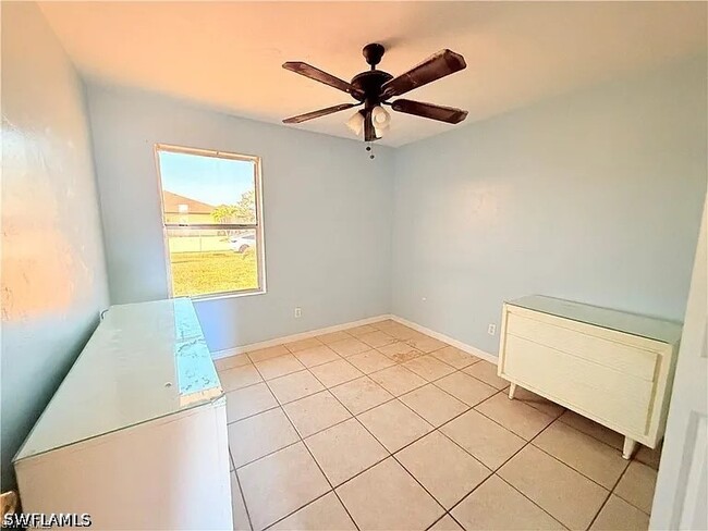 Building Photo - 419 NE 16th Pl