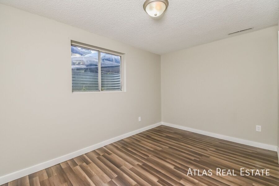 Building Photo - 4885 Artistic Cir