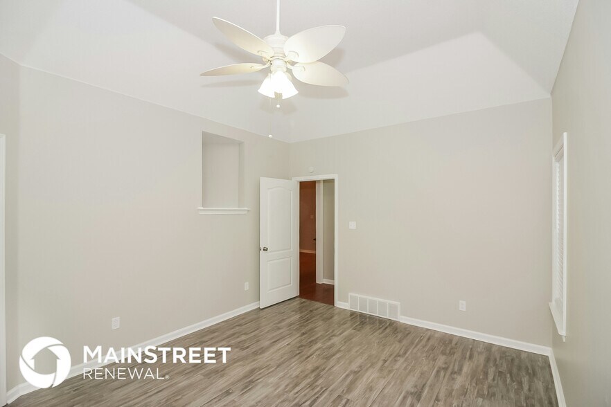 Building Photo - 372 Fleets Hill Dr