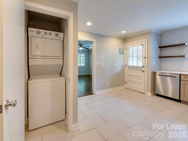 Building Photo - 1520 Mimosa Ave