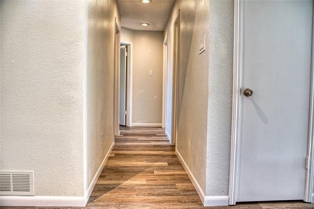 Building Photo - 1528 Mayflower Dr