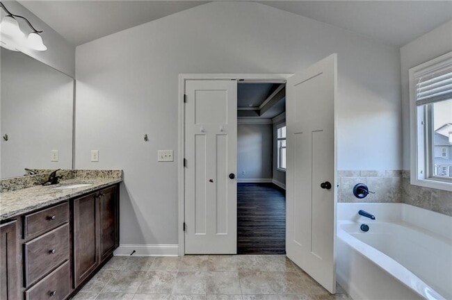 Building Photo - 1264 Brynhill Ct