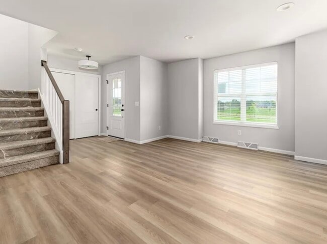 Building Photo - 1674 Happy Trails Rd
