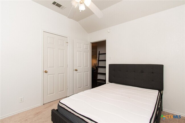 Building Photo - 4310 Neta Dr