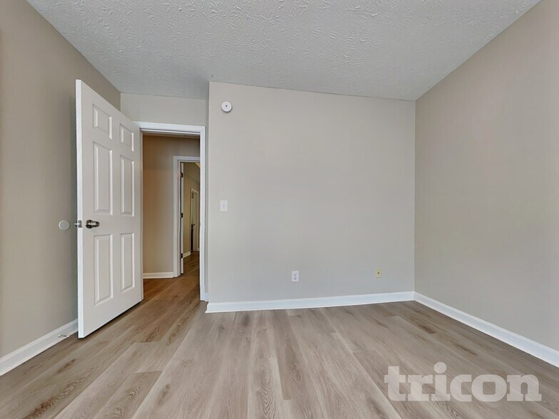 Building Photo - 2114 Lindley Ln