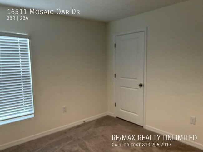 Building Photo - 16511 Mosaic Oar Dr
