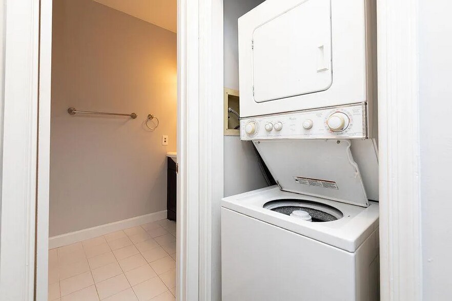 Upstairs W/D - 955 25th St NW