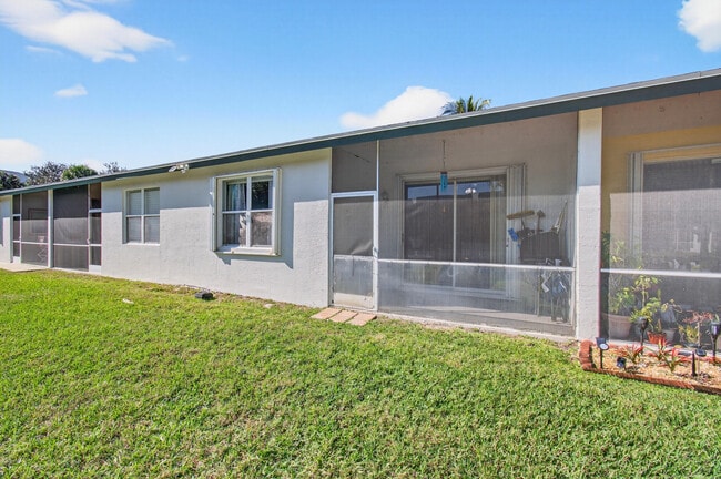 Building Photo - 3162 Via Poinciana