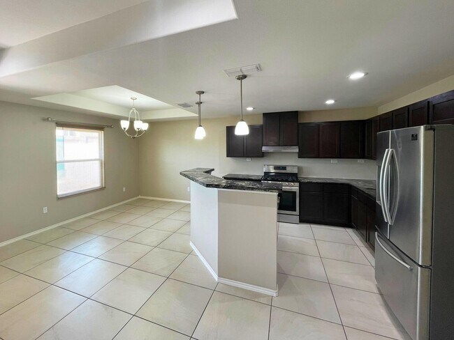 Building Photo - 5306 Hacienda Ln