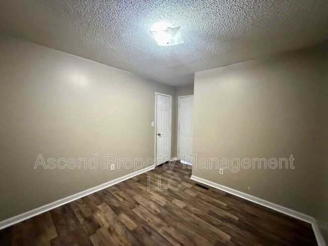 Building Photo - 2705 Georgetown Dr NW