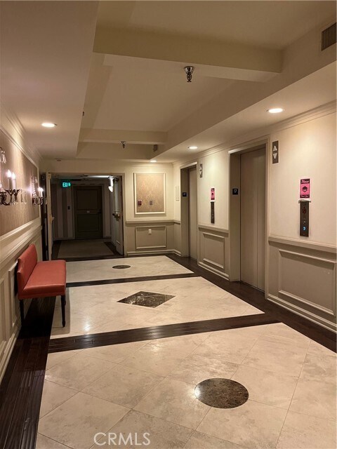 Building Photo - 10660 Wilshire Blvd