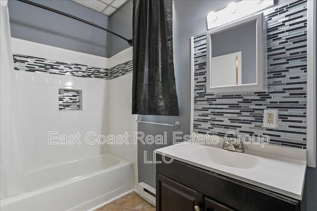 Building Photo - 300 S Potomac St