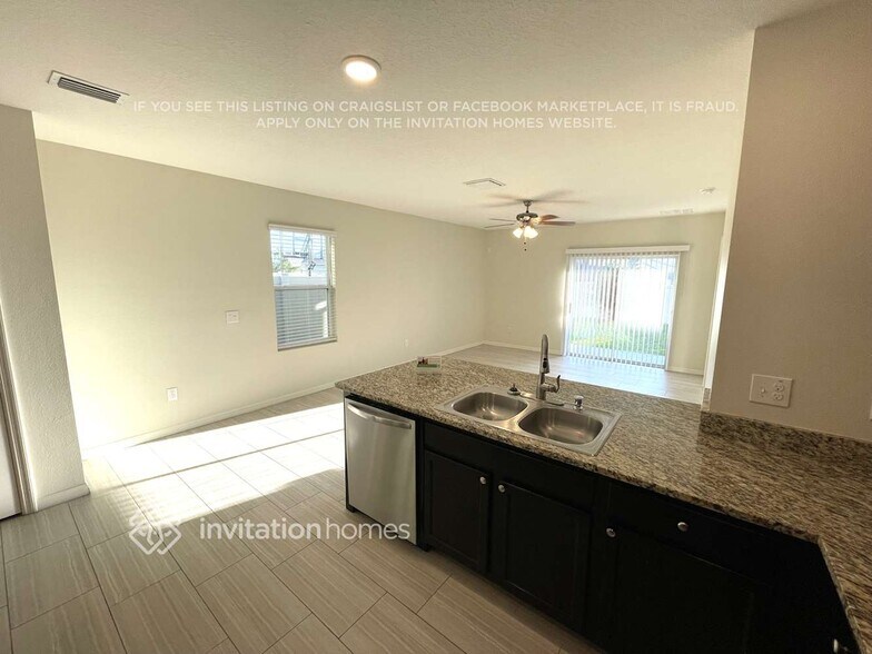 Building Photo - 8004 Pelican Reed Cir
