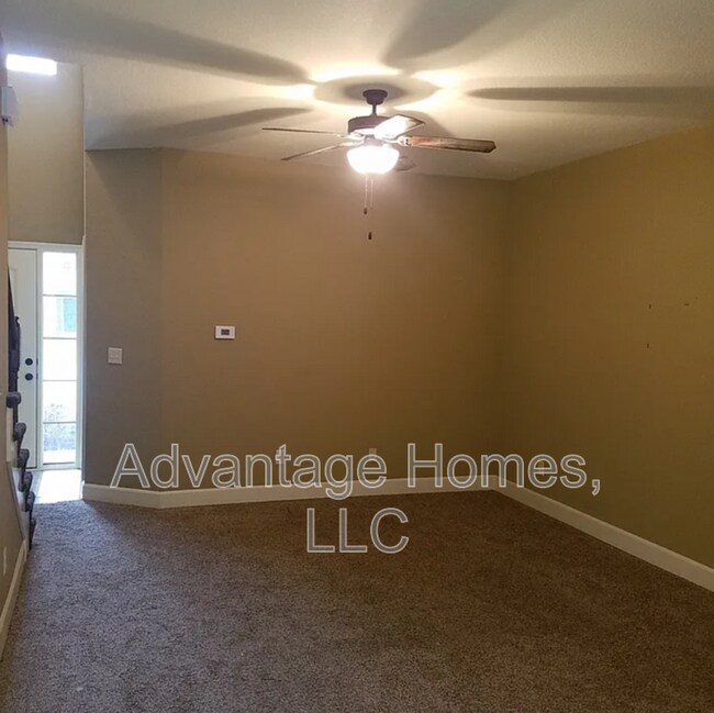 Building Photo - 2176 SW Timbertrace Ln