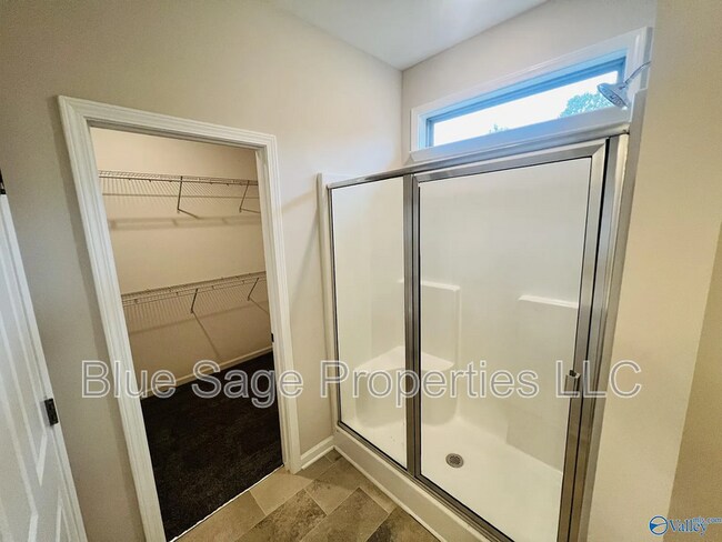 Building Photo - 16423 Demi Dr