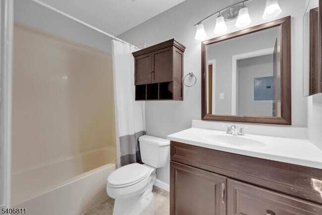 Building Photo - 13228 Dell Pl