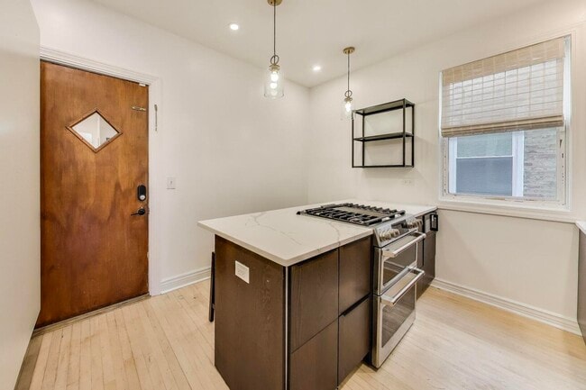 Building Photo - 2312 N Kedvale Ave