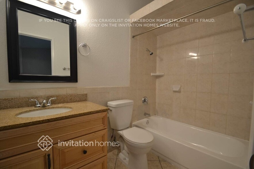 Building Photo - 1238 W Hawthorne St