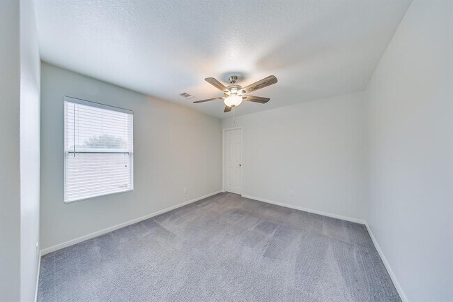 Building Photo - 1122 Reedpoint Dr