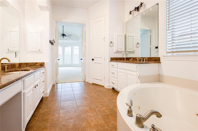 Building Photo - 2408 Lady of the Lake Blvd