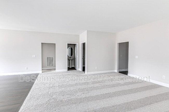 Building Photo - 360 Telavera Dr