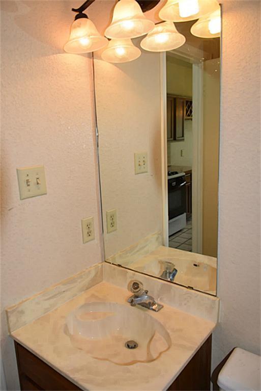 Building Photo - 4718 Sunshine Dr