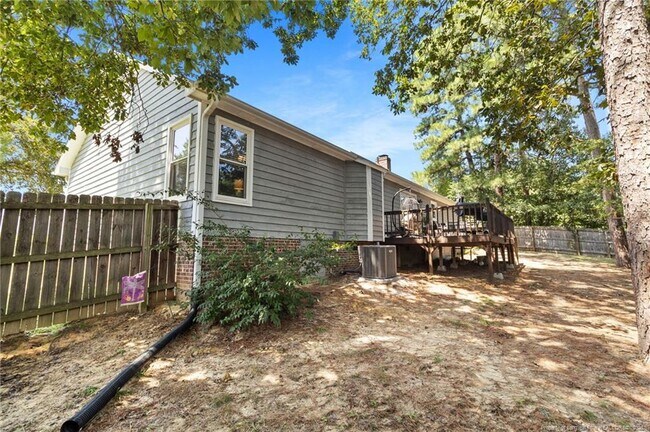 Building Photo - 6755 Brookshire St