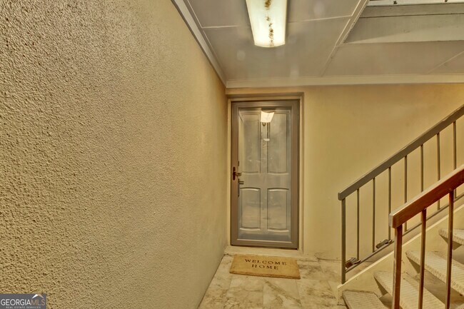 Building Photo - 12 Vista Square NW