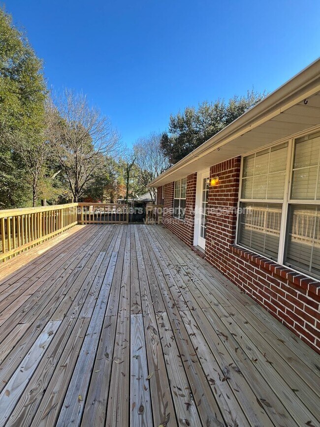 Building Photo - 4830 Timberland Dr