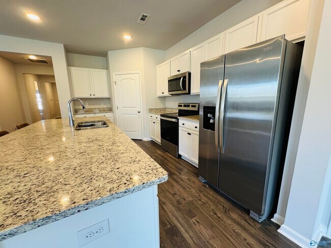 Building Photo - 113 Branton Ct