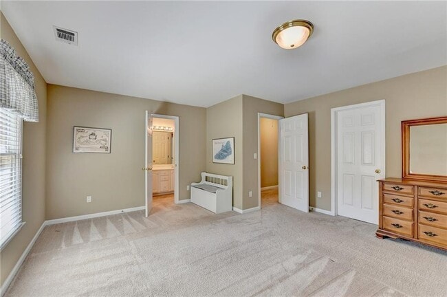 Building Photo - 355 Laurel Oak Dr