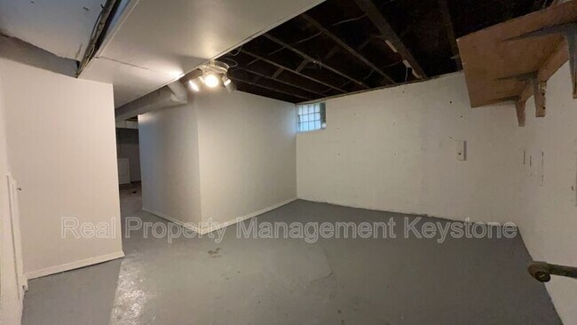 Building Photo - 625 Blanton St