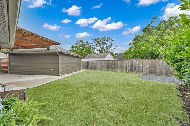 Building Photo - 2806 Triway Ln