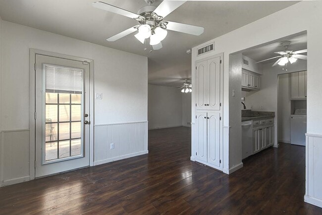 Building Photo - 2012 Court Pl