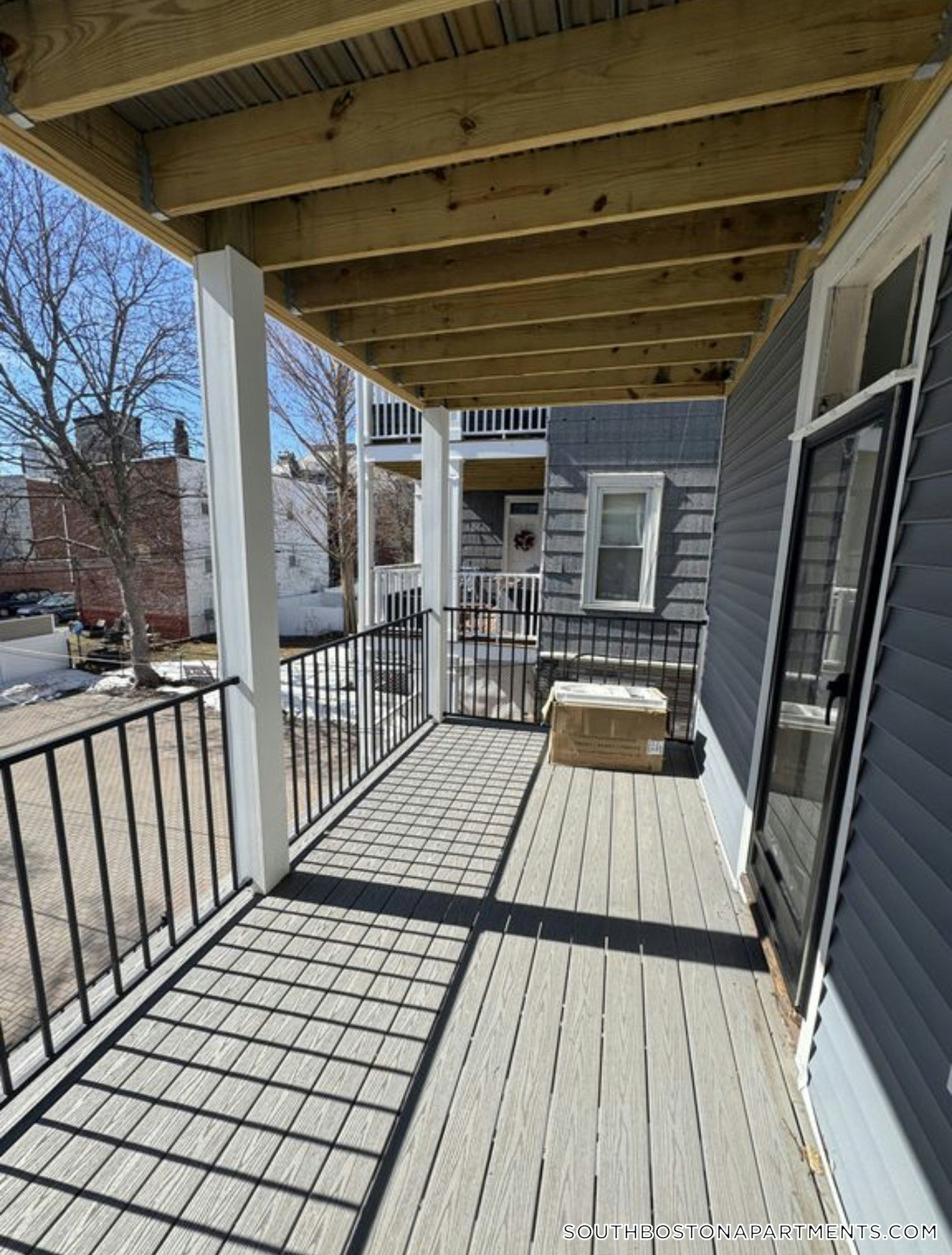 Building Photo - 883 E 4th St