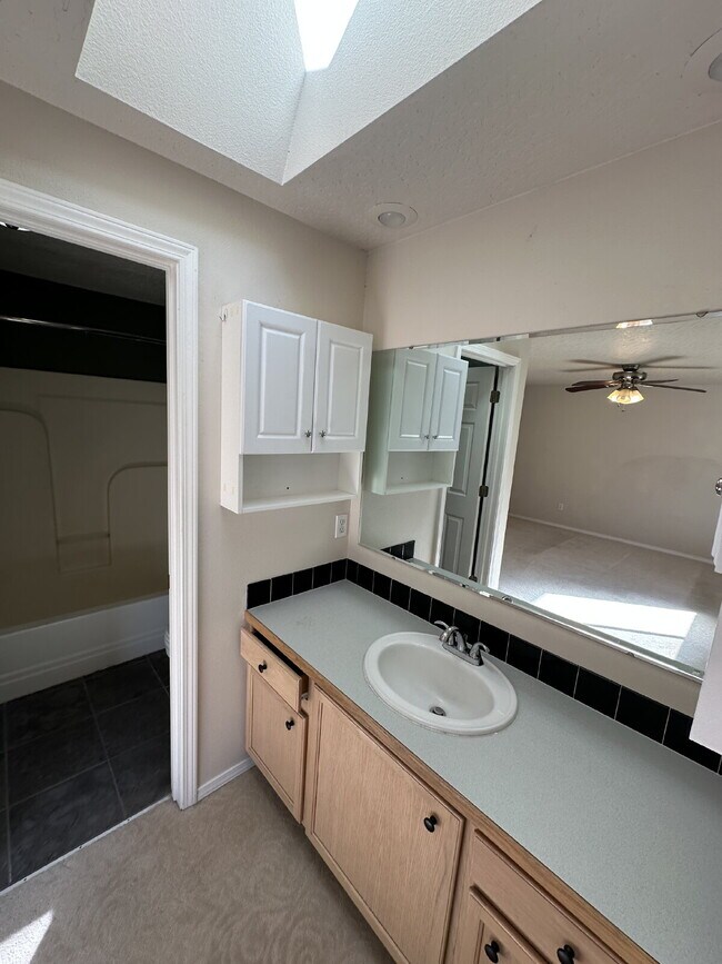 Building Photo - 1328 Goldenrod Pl