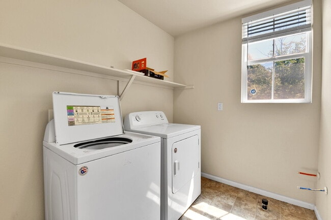 Building Photo - $2,550.00, 2, 2-bed, 2 bath in Northglenn ...