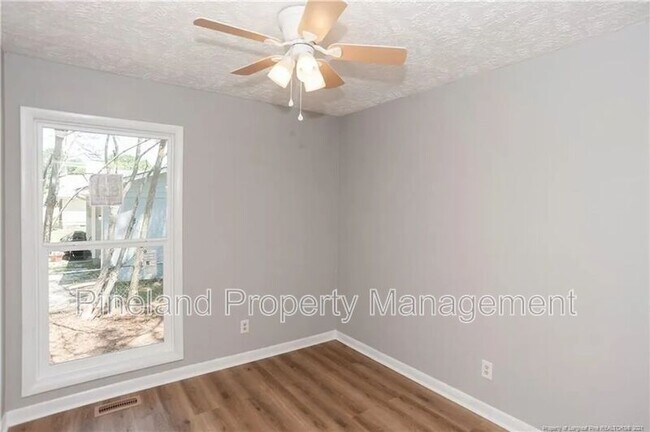 Building Photo - 2012 Lakemeadow Dr
