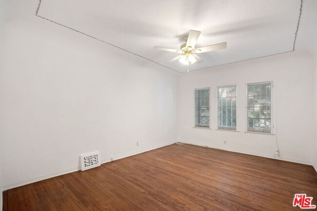 Building Photo - 436 S Rexford Dr