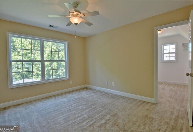 Building Photo - 170 Diana Dr