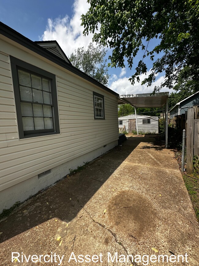Building Photo - 837 Freeman St